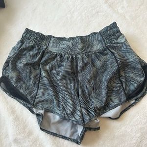 Lululemon size 8 hotty hot shorts